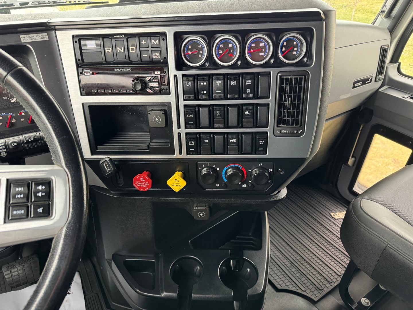 2021 Mack Anthem Sleeper - image 16